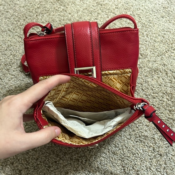 NWT Tignanello Genuine Leather Organizer Red Crossbody Bag Women’s Lined Pocket - Picture 4 of 14